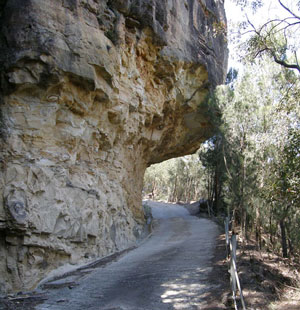 Kedumba Valley Road